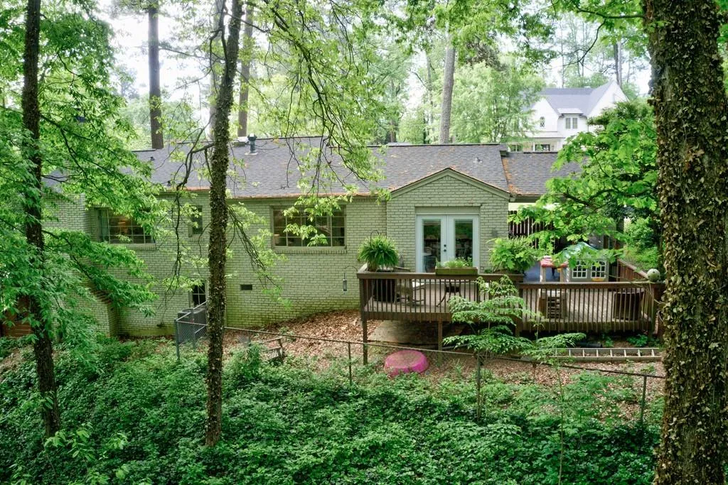 380 Pine Forest Road, Atlanta, Georgia 30342, 3 Bedrooms Bedrooms, ,2 BathroomsBathrooms,Residential,Sold,380 Pine Forest Road,6876302