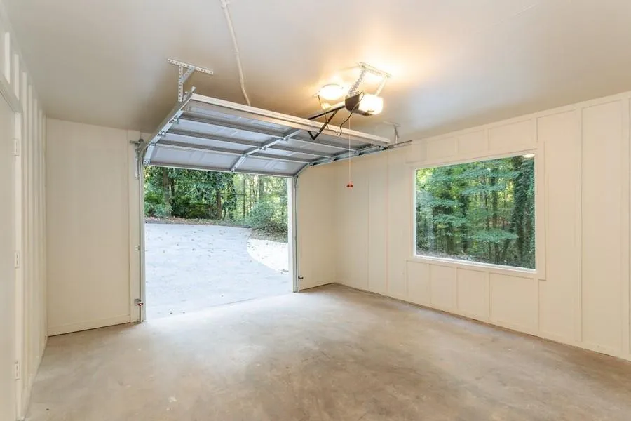 1555 Sunnybrook Farm Road, Sandy Springs, Georgia 30350, 5 Bedrooms Bedrooms, ,4 BathroomsBathrooms,Residential,Sold,1555 Sunnybrook Farm Road,6867951