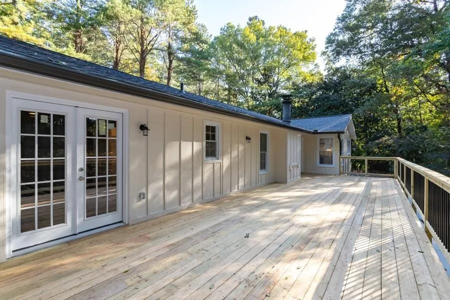1555 Sunnybrook Farm Road, Sandy Springs, Georgia 30350, 5 Bedrooms Bedrooms, ,4 BathroomsBathrooms,Residential,Sold,1555 Sunnybrook Farm Road,6867951