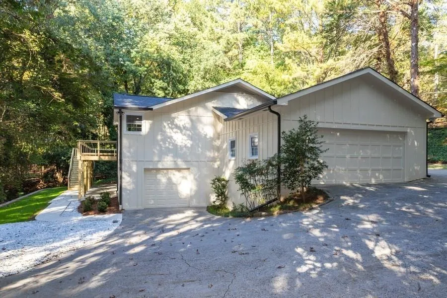 1555 Sunnybrook Farm Road, Sandy Springs, Georgia 30350, 5 Bedrooms Bedrooms, ,4 BathroomsBathrooms,Residential,Sold,1555 Sunnybrook Farm Road,6867951