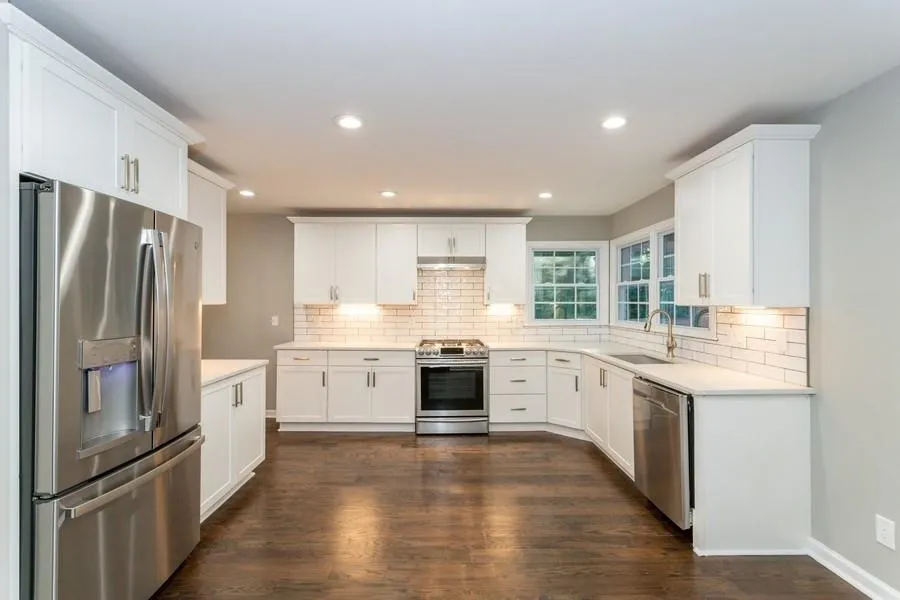 1555 Sunnybrook Farm Road, Sandy Springs, Georgia 30350, 5 Bedrooms Bedrooms, ,4 BathroomsBathrooms,Residential,Sold,1555 Sunnybrook Farm Road,6867951