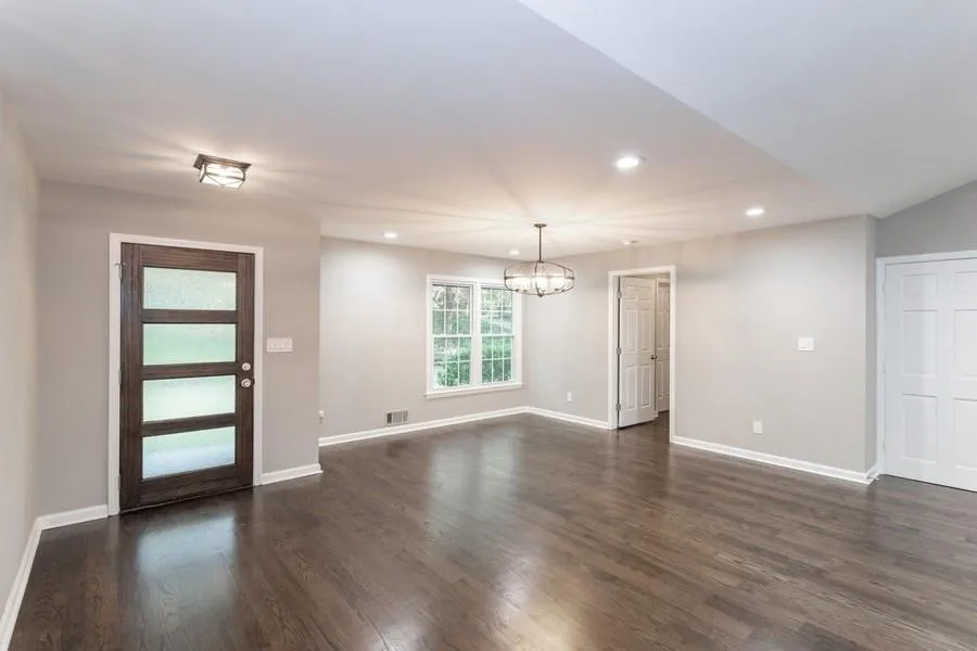 1555 Sunnybrook Farm Road, Sandy Springs, Georgia 30350, 5 Bedrooms Bedrooms, ,4 BathroomsBathrooms,Residential,Sold,1555 Sunnybrook Farm Road,6867951