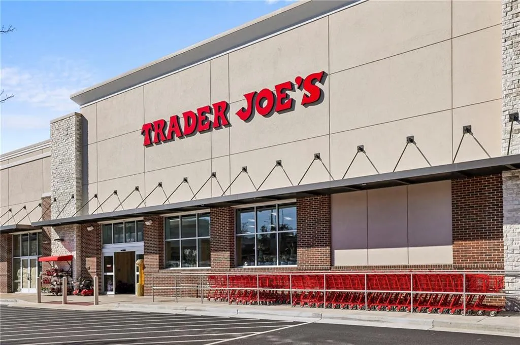 Convenient Shopping nearby!