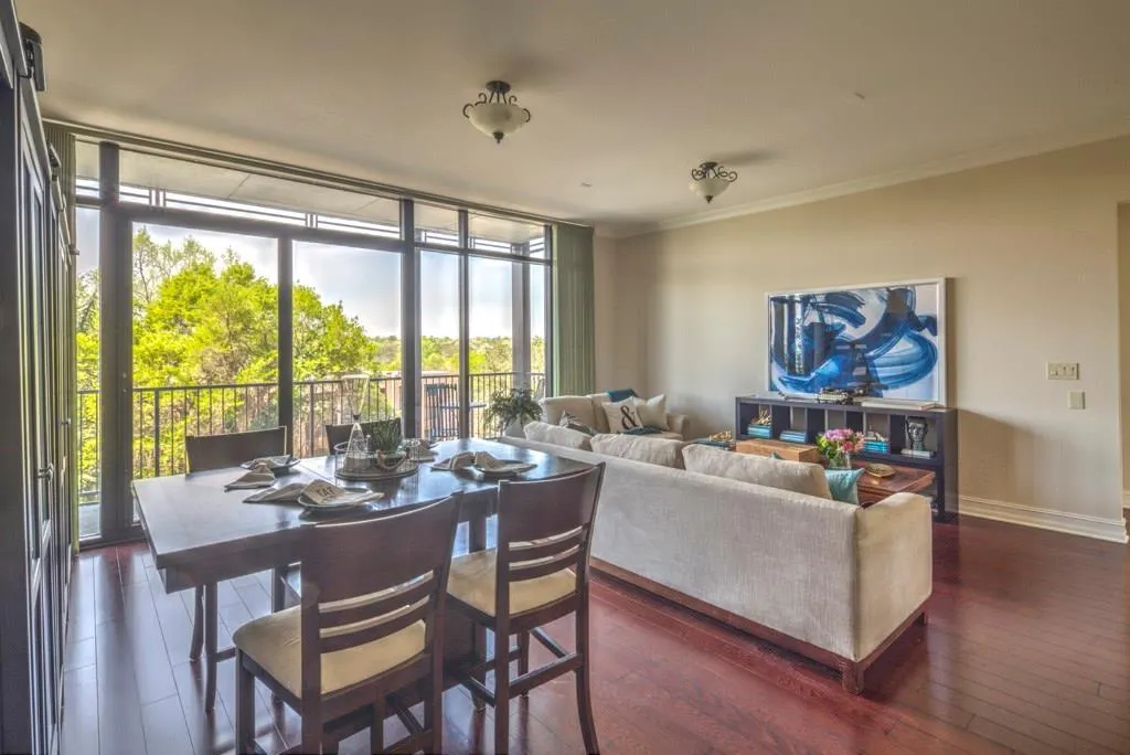 2233 Peachtree Road Ne Unit 503, Atlanta, Georgia 30309, 2 Bedrooms Bedrooms, ,2 BathroomsBathrooms,Residential,Sold,2233 Peachtree Road Ne Unit 503,5669788