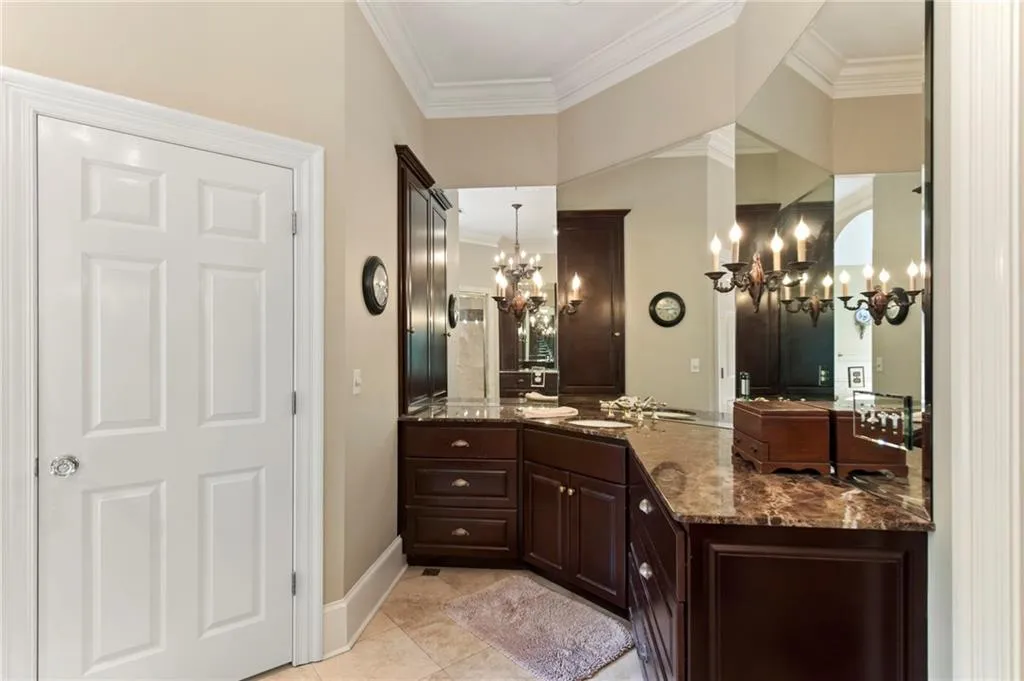 140 Tamarisk Drive, Atlanta, Georgia 30342, 5 Bedrooms Bedrooms, ,4 BathroomsBathrooms,Residential,Sold,140 Tamarisk Drive,6770826