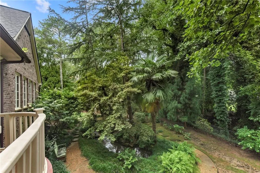140 Tamarisk Drive, Atlanta, Georgia 30342, 5 Bedrooms Bedrooms, ,4 BathroomsBathrooms,Residential,Sold,140 Tamarisk Drive,6770826
