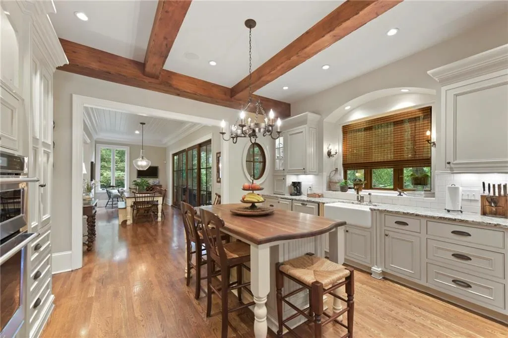 140 Tamarisk Drive, Atlanta, Georgia 30342, 5 Bedrooms Bedrooms, ,4 BathroomsBathrooms,Residential,Sold,140 Tamarisk Drive,6770826