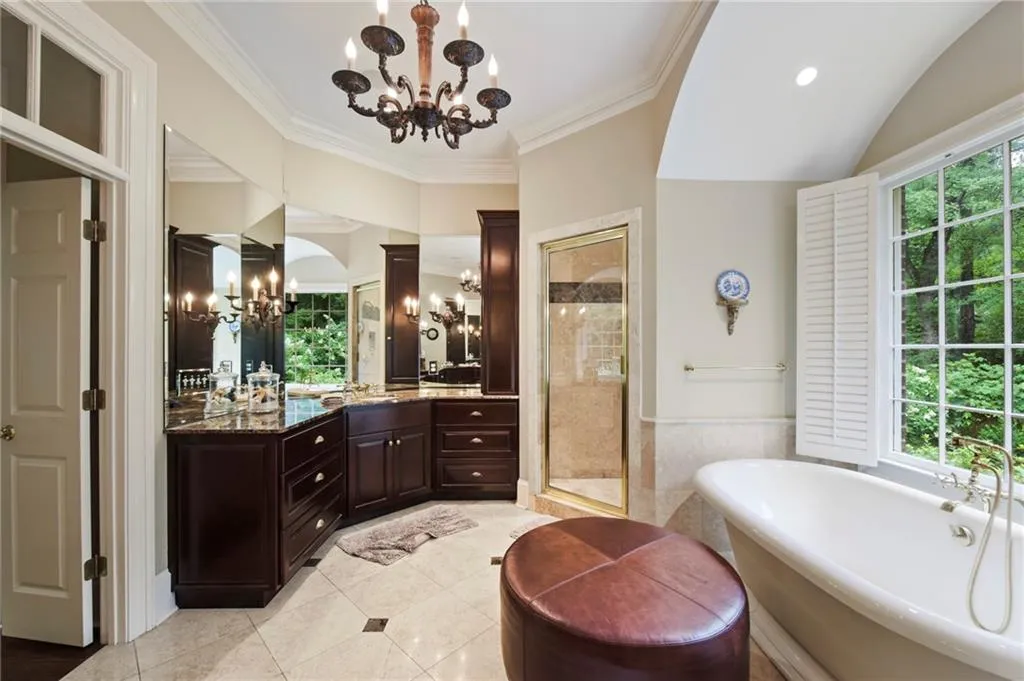 140 Tamarisk Drive, Atlanta, Georgia 30342, 5 Bedrooms Bedrooms, ,4 BathroomsBathrooms,Residential,Sold,140 Tamarisk Drive,6770826