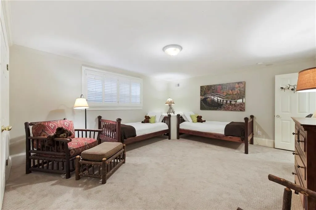 140 Tamarisk Drive, Atlanta, Georgia 30342, 5 Bedrooms Bedrooms, ,4 BathroomsBathrooms,Residential,Sold,140 Tamarisk Drive,6770826