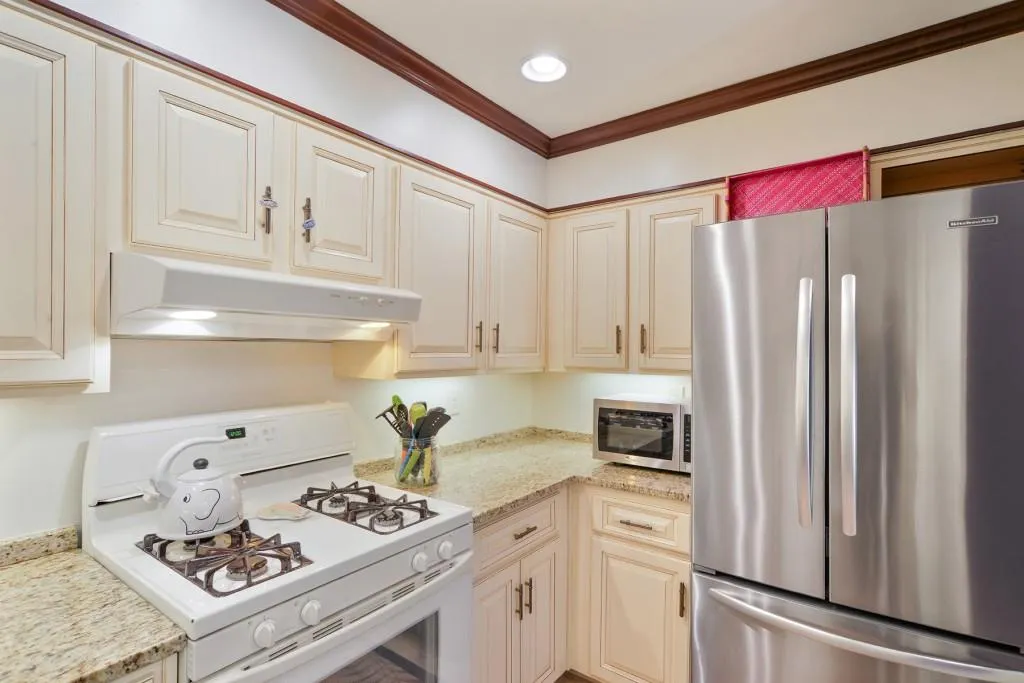 1831 Rockridge Place, Atlanta, Georgia 30324, 2 Bedrooms Bedrooms, ,2 BathroomsBathrooms,Residential,Sold,1831 Rockridge Place,6009832