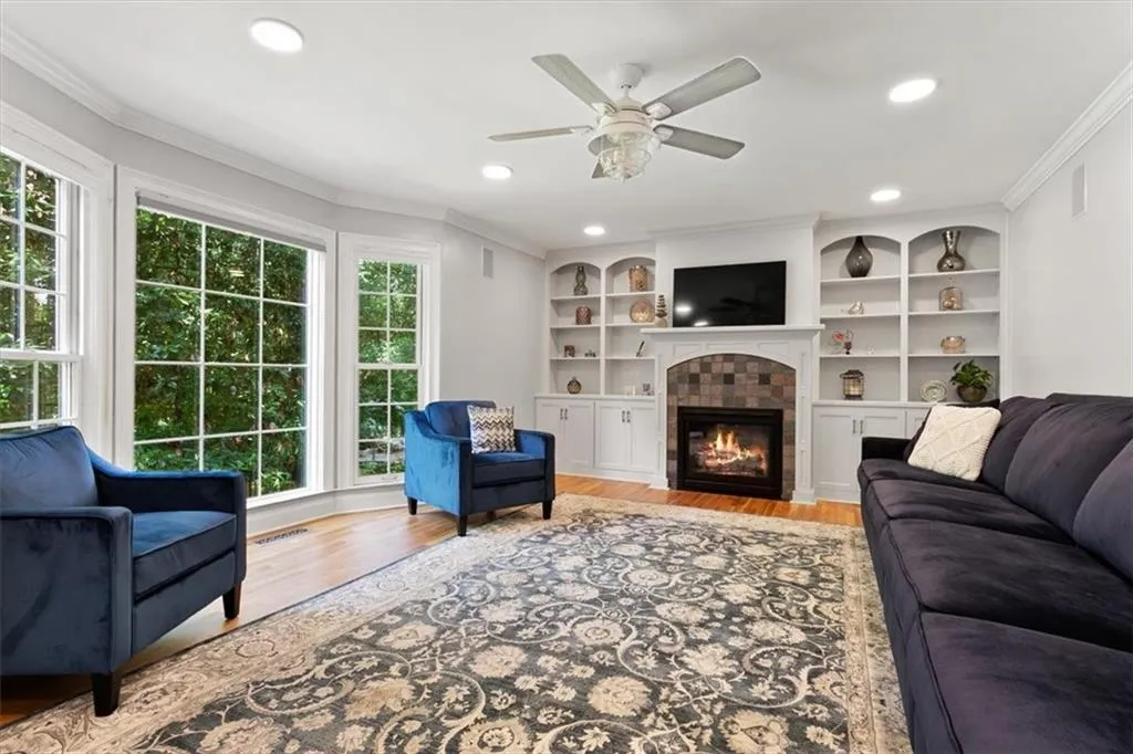 6210 Mountain Brook Lane, Sandy Springs, Georgia 30328, 5 Bedrooms Bedrooms, ,5 BathroomsBathrooms,Residential,Sold,6210 Mountain Brook Lane,6907560