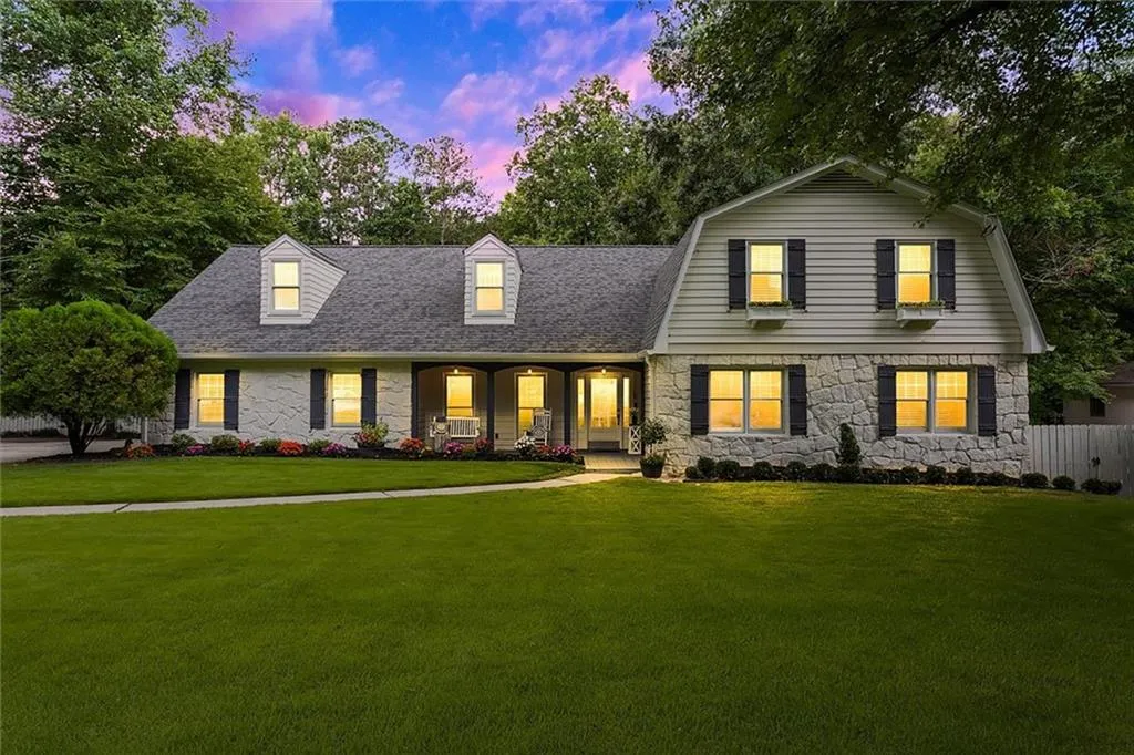 6210 Mountain Brook Lane, Sandy Springs, Georgia 30328, 5 Bedrooms Bedrooms, ,5 BathroomsBathrooms,Residential,Sold,6210 Mountain Brook Lane,6907560