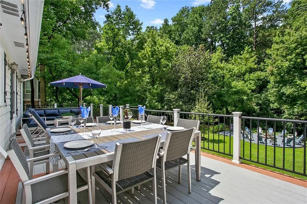 6210 Mountain Brook Lane, Sandy Springs, Georgia 30328, 5 Bedrooms Bedrooms, ,5 BathroomsBathrooms,Residential,Sold,6210 Mountain Brook Lane,6907560