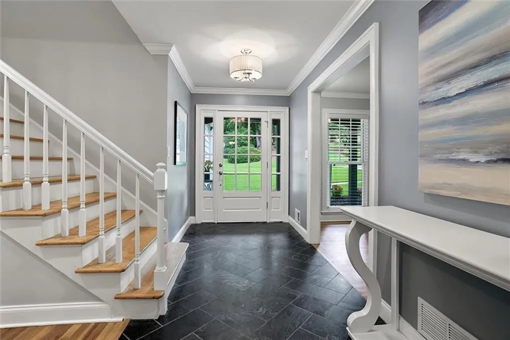 6210 Mountain Brook Lane, Sandy Springs, Georgia 30328, 5 Bedrooms Bedrooms, ,5 BathroomsBathrooms,Residential,Sold,6210 Mountain Brook Lane,6907560