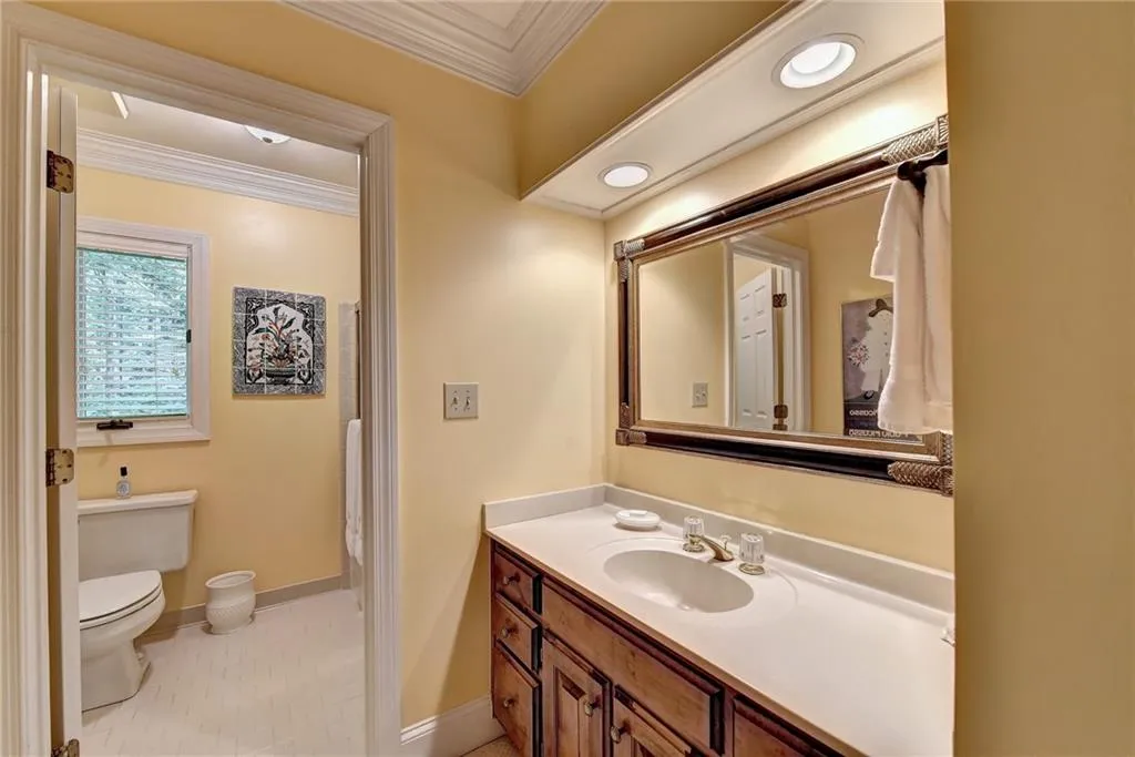 3000 Spalding Drive, Sandy Springs, Georgia 30350, 5 Bedrooms Bedrooms, ,4 BathroomsBathrooms,Residential,Sold,3000 Spalding Drive,6724112