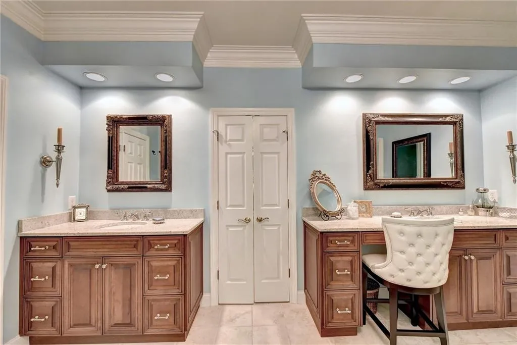 3000 Spalding Drive, Sandy Springs, Georgia 30350, 5 Bedrooms Bedrooms, ,4 BathroomsBathrooms,Residential,Sold,3000 Spalding Drive,6724112
