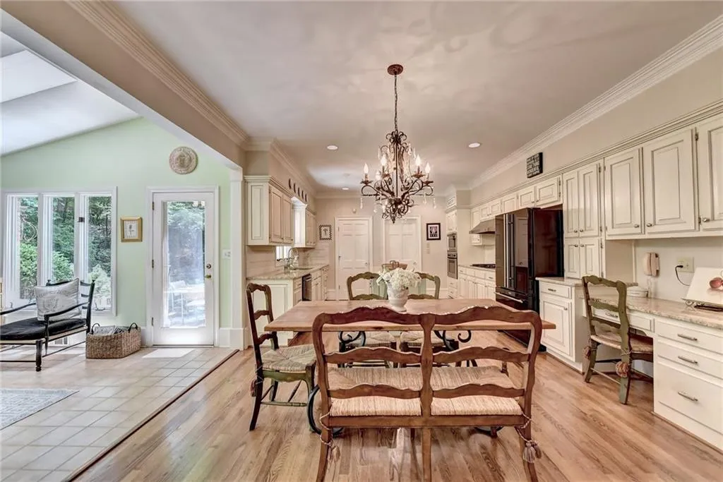 3000 Spalding Drive, Sandy Springs, Georgia 30350, 5 Bedrooms Bedrooms, ,4 BathroomsBathrooms,Residential,Sold,3000 Spalding Drive,6724112