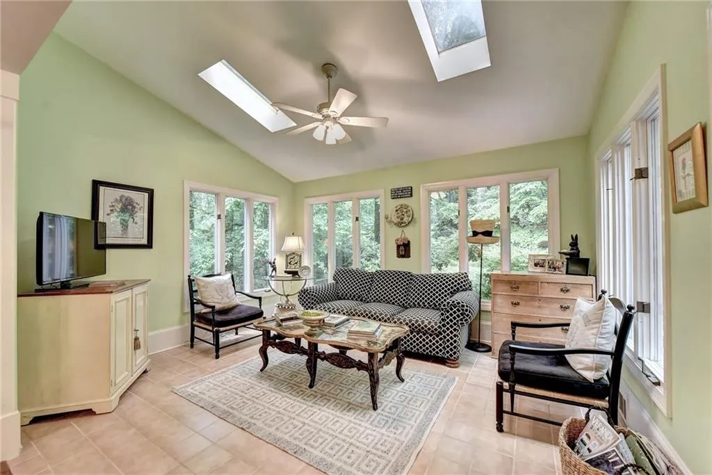 3000 Spalding Drive, Sandy Springs, Georgia 30350, 5 Bedrooms Bedrooms, ,4 BathroomsBathrooms,Residential,Sold,3000 Spalding Drive,6724112