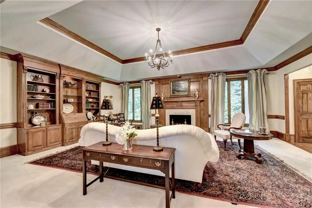 3000 Spalding Drive, Sandy Springs, Georgia 30350, 5 Bedrooms Bedrooms, ,4 BathroomsBathrooms,Residential,Sold,3000 Spalding Drive,6724112