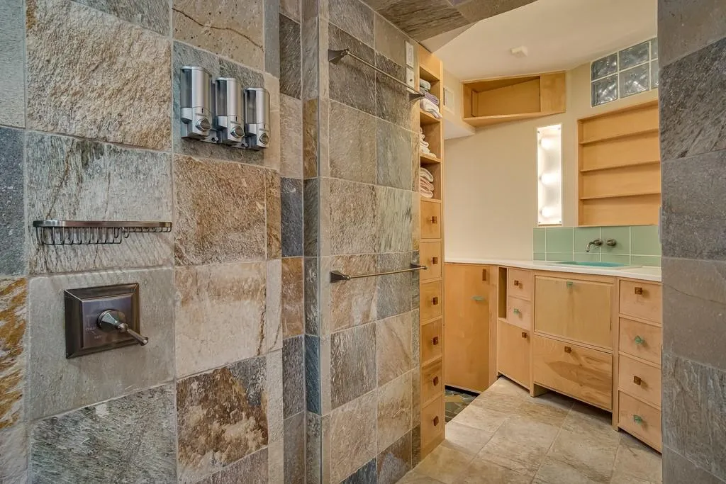 795 Hammond Dr Ne Unit 2205, Atlanta, Georgia 30328, 2 Bedrooms Bedrooms, ,2 BathroomsBathrooms,Residential,Sold,795 Hammond Dr Ne Unit 2205,6805441