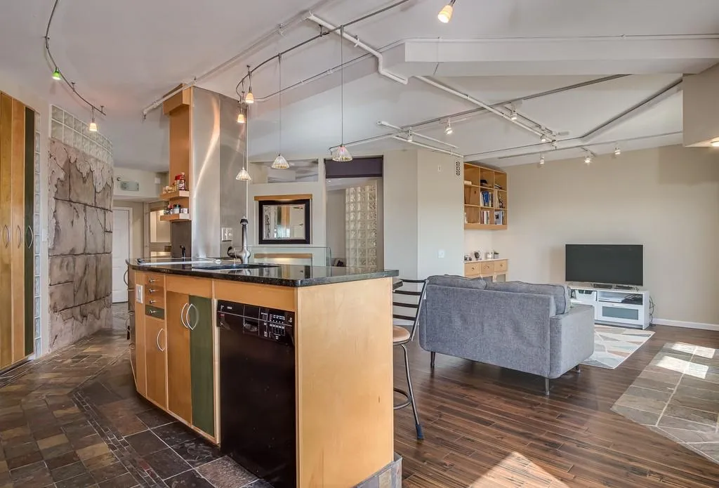 795 Hammond Dr Ne Unit 2205, Atlanta, Georgia 30328, 2 Bedrooms Bedrooms, ,2 BathroomsBathrooms,Residential,Sold,795 Hammond Dr Ne Unit 2205,6805441