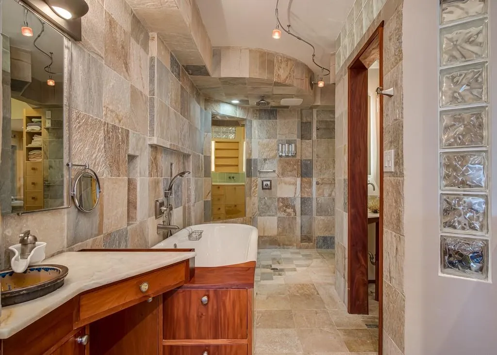 795 Hammond Dr Ne Unit 2205, Atlanta, Georgia 30328, 2 Bedrooms Bedrooms, ,2 BathroomsBathrooms,Residential,Sold,795 Hammond Dr Ne Unit 2205,6805441