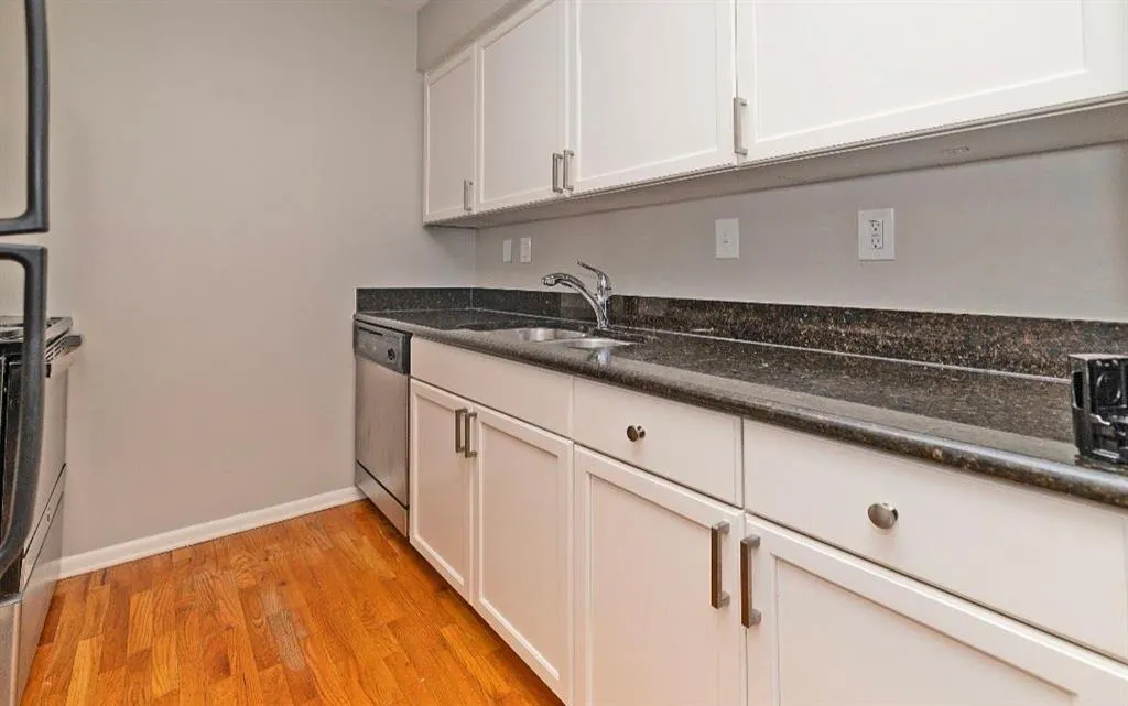 1150 Collier Road Nw Unit B5, Atlanta, Georgia 30318, 1 Bedroom Bedrooms, ,1 BathroomBathrooms,Residential,For Sale,1150 Collier Road Nw Unit B5,7667873