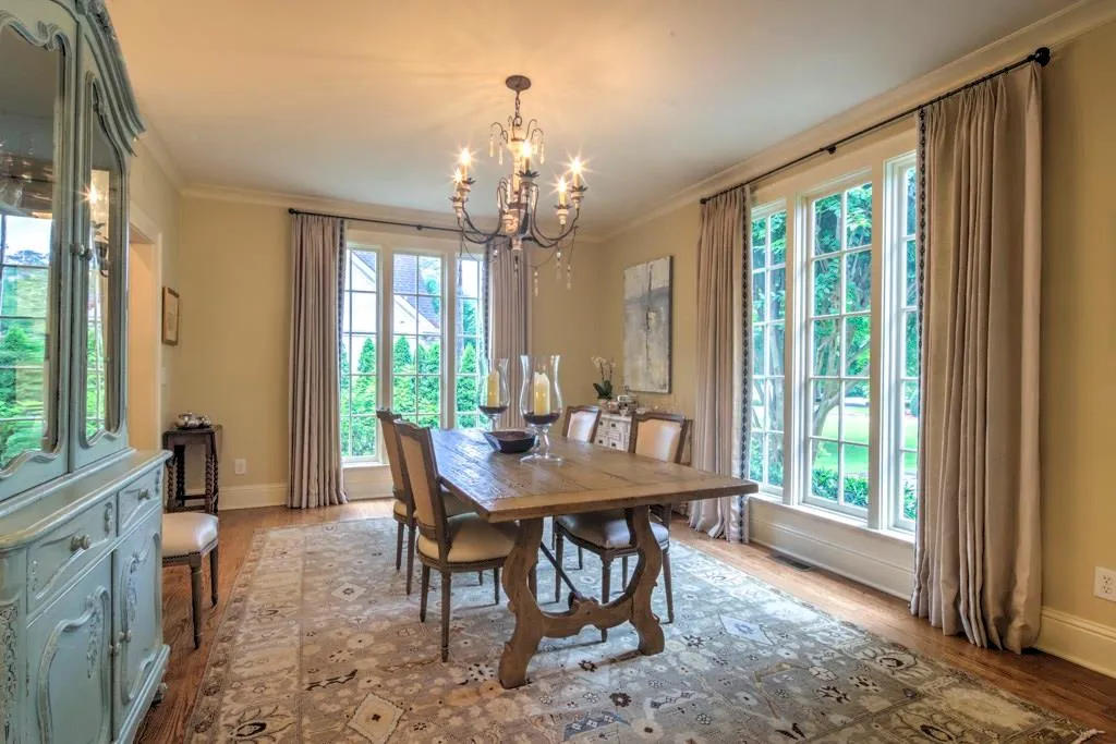 240 Pineland Road Nw, Atlanta, Georgia 30342, 5 Bedrooms Bedrooms, ,4 BathroomsBathrooms,Residential,Sold,240 Pineland Road Nw,5857208