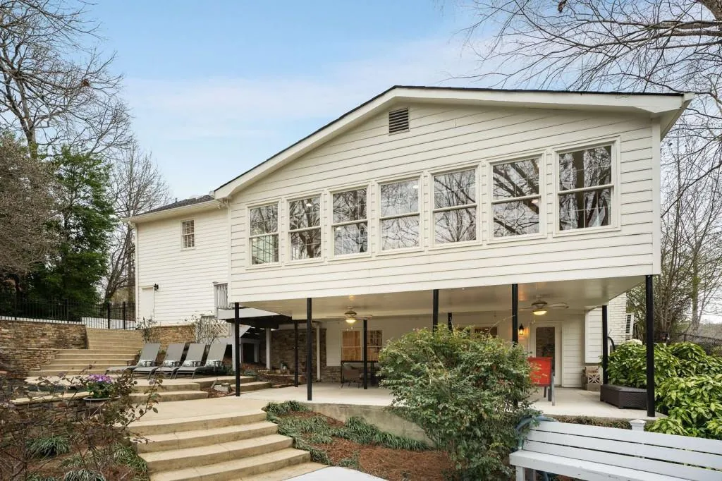 295 Bruton Way, Atlanta, Georgia 30342, 4 Bedrooms Bedrooms, ,4 BathroomsBathrooms,Residential,Sold,295 Bruton Way,7522980