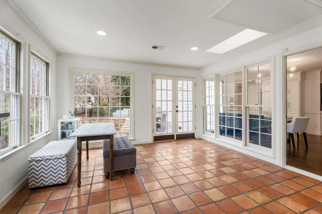 295 Bruton Way, Atlanta, Georgia 30342, 4 Bedrooms Bedrooms, ,4 BathroomsBathrooms,Residential,Sold,295 Bruton Way,7522980