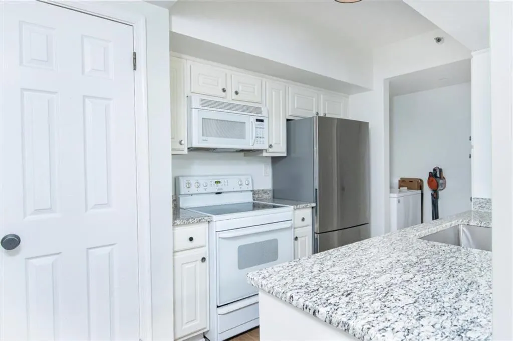 1 Biscayne Drive Unit 304, Atlanta, Georgia 30309, 1 Bedroom Bedrooms, 0 ,1 BathroomBathrooms,Residential,For Sale,1 Biscayne Drive Unit 304,7721905