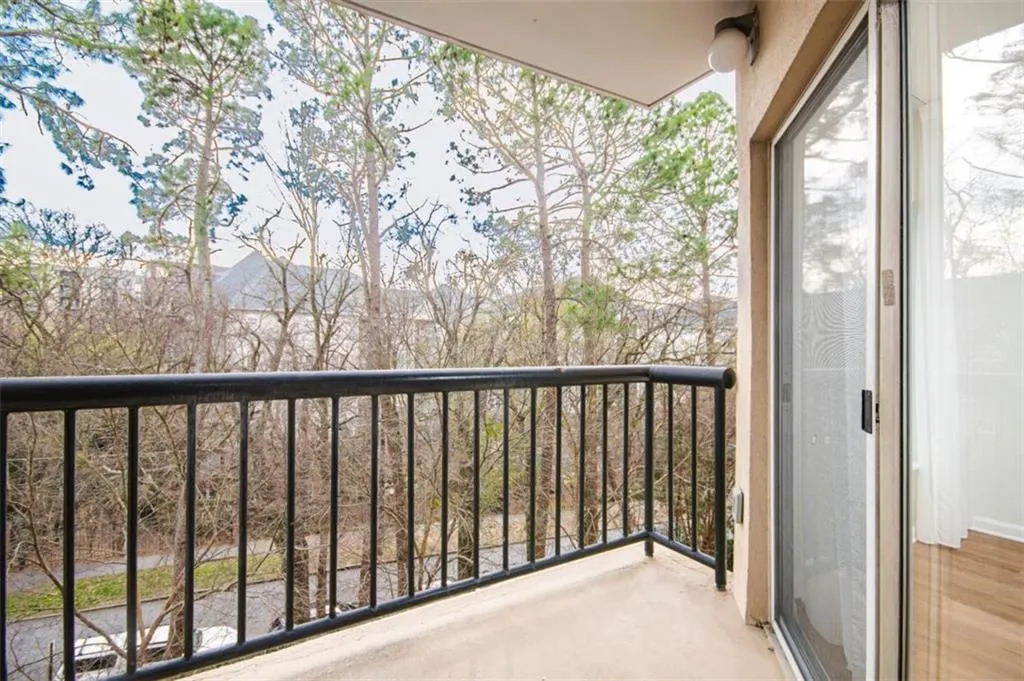 1 Biscayne Drive Unit 304, Atlanta, Georgia 30309, 1 Bedroom Bedrooms, 0 ,1 BathroomBathrooms,Residential,For Sale,1 Biscayne Drive Unit 304,7721905