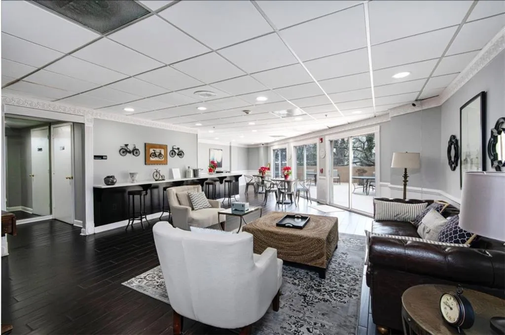 1 Biscayne Drive Unit 304, Atlanta, Georgia 30309, 1 Bedroom Bedrooms, 0 ,1 BathroomBathrooms,Residential,For Sale,1 Biscayne Drive Unit 304,7721905