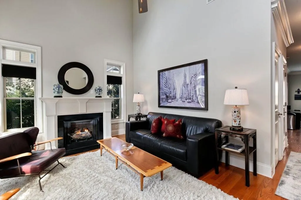 753 Berrydale Drive, Sandy Springs, Georgia 30328, 2 Bedrooms Bedrooms, ,2 BathroomsBathrooms,Residential,Sold,753 Berrydale Drive,6930047
