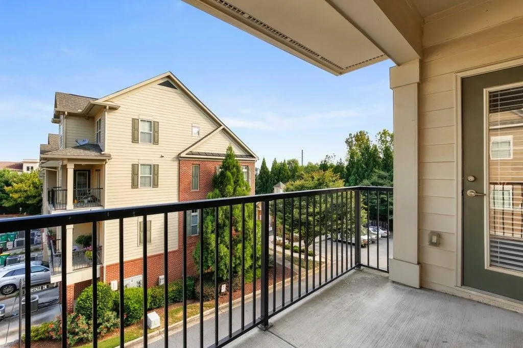 753 Berrydale Drive, Sandy Springs, Georgia 30328, 2 Bedrooms Bedrooms, ,2 BathroomsBathrooms,Residential,Sold,753 Berrydale Drive,6930047