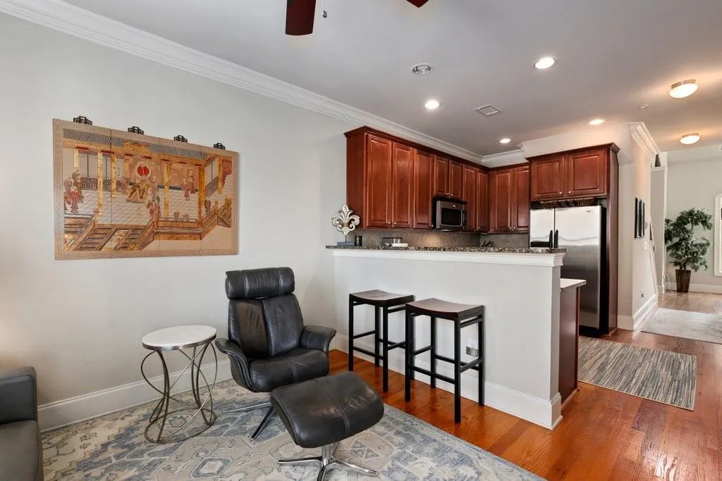 753 Berrydale Drive, Sandy Springs, Georgia 30328, 2 Bedrooms Bedrooms, ,2 BathroomsBathrooms,Residential,Sold,753 Berrydale Drive,6930047