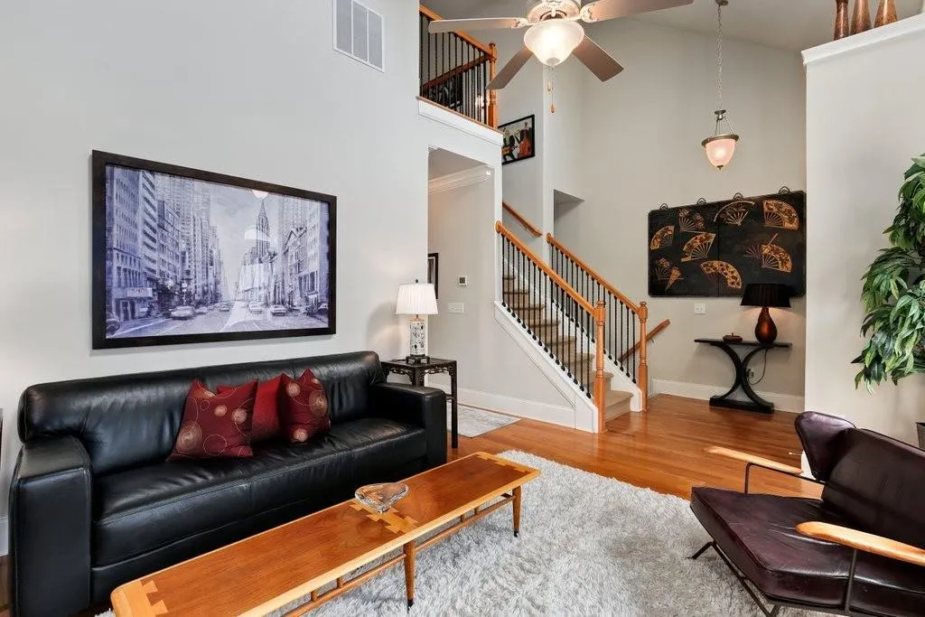 753 Berrydale Drive, Sandy Springs, Georgia 30328, 2 Bedrooms Bedrooms, ,2 BathroomsBathrooms,Residential,Sold,753 Berrydale Drive,6930047