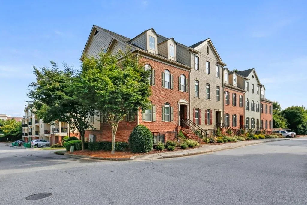753 Berrydale Drive, Sandy Springs, Georgia 30328, 2 Bedrooms Bedrooms, ,2 BathroomsBathrooms,Residential,Sold,753 Berrydale Drive,6930047