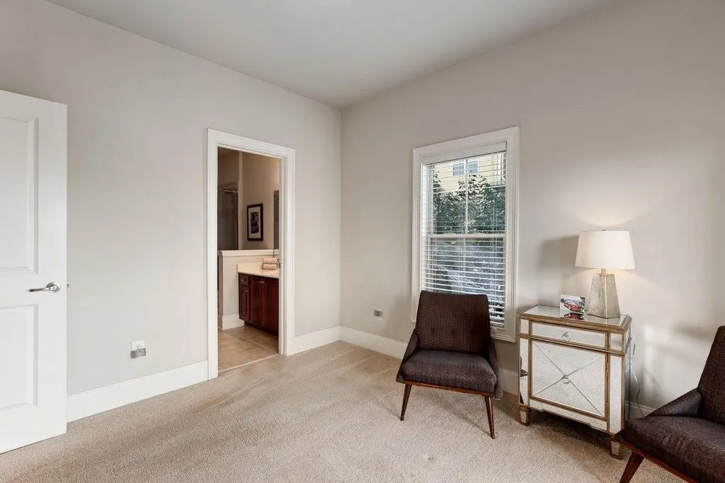 753 Berrydale Drive, Sandy Springs, Georgia 30328, 2 Bedrooms Bedrooms, ,2 BathroomsBathrooms,Residential,Sold,753 Berrydale Drive,6930047