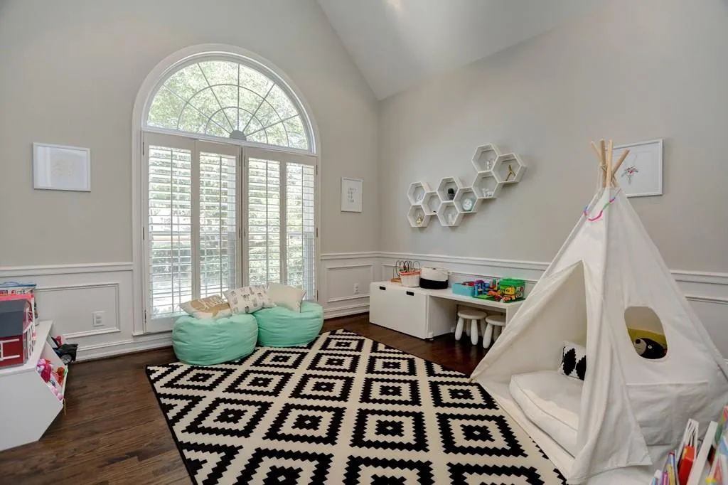 325 Spalding Gates Court, Atlanta, Georgia 30328, 4 Bedrooms Bedrooms, ,2 BathroomsBathrooms,Residential,Sold,325 Spalding Gates Court,5905941