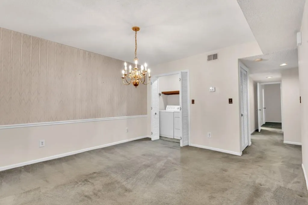 6851 Roswell Road Unit L-13, Sandy Springs, Georgia 30328, 3 Bedrooms Bedrooms, ,2 BathroomsBathrooms,Residential,Sold,6851 Roswell Road Unit L-13,7084099