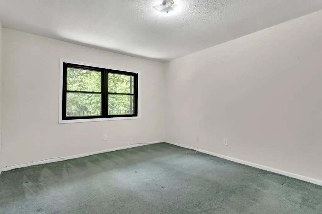 6851 Roswell Road Unit L-13, Sandy Springs, Georgia 30328, 3 Bedrooms Bedrooms, ,2 BathroomsBathrooms,Residential,Sold,6851 Roswell Road Unit L-13,7084099