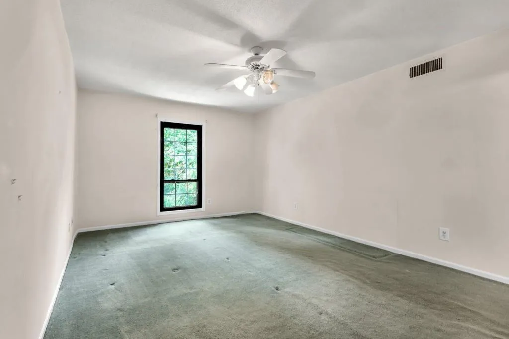 6851 Roswell Road Unit L-13, Sandy Springs, Georgia 30328, 3 Bedrooms Bedrooms, ,2 BathroomsBathrooms,Residential,Sold,6851 Roswell Road Unit L-13,7084099