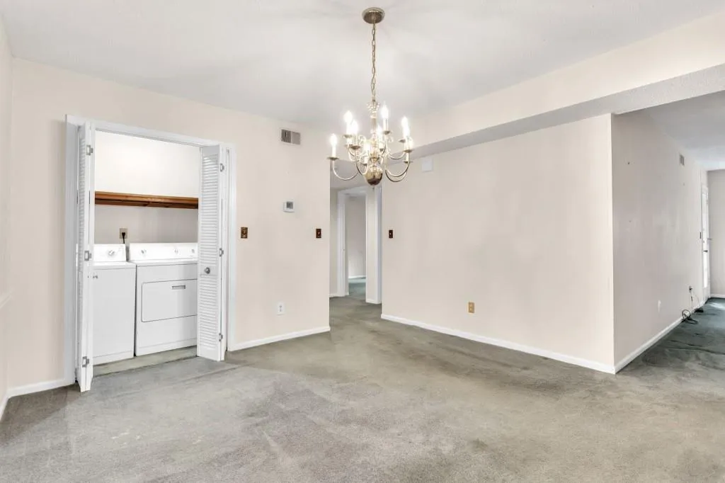 6851 Roswell Road Unit L-13, Sandy Springs, Georgia 30328, 3 Bedrooms Bedrooms, ,2 BathroomsBathrooms,Residential,Sold,6851 Roswell Road Unit L-13,7084099