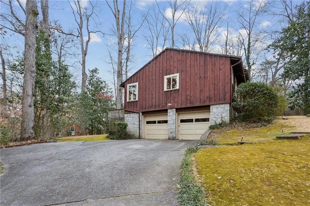 3781 Narmore Drive Ne, Atlanta, Georgia 30319, 4 Bedrooms Bedrooms, ,3 BathroomsBathrooms,Residential,For Sale,3781 Narmore Drive Ne,7631702