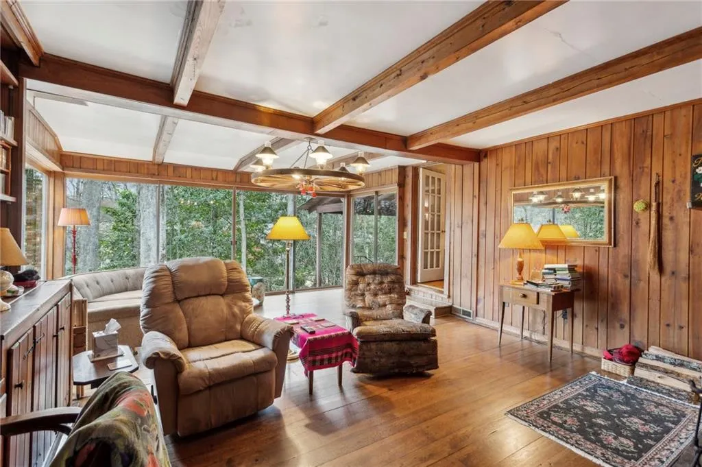 3781 Narmore Drive Ne, Atlanta, Georgia 30319, 4 Bedrooms Bedrooms, ,3 BathroomsBathrooms,Residential,For Sale,3781 Narmore Drive Ne,7631702