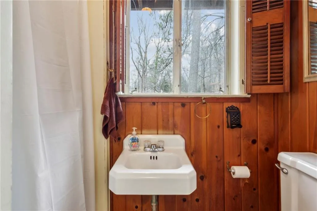 3781 Narmore Drive Ne, Atlanta, Georgia 30319, 4 Bedrooms Bedrooms, ,3 BathroomsBathrooms,Residential,For Sale,3781 Narmore Drive Ne,7631702