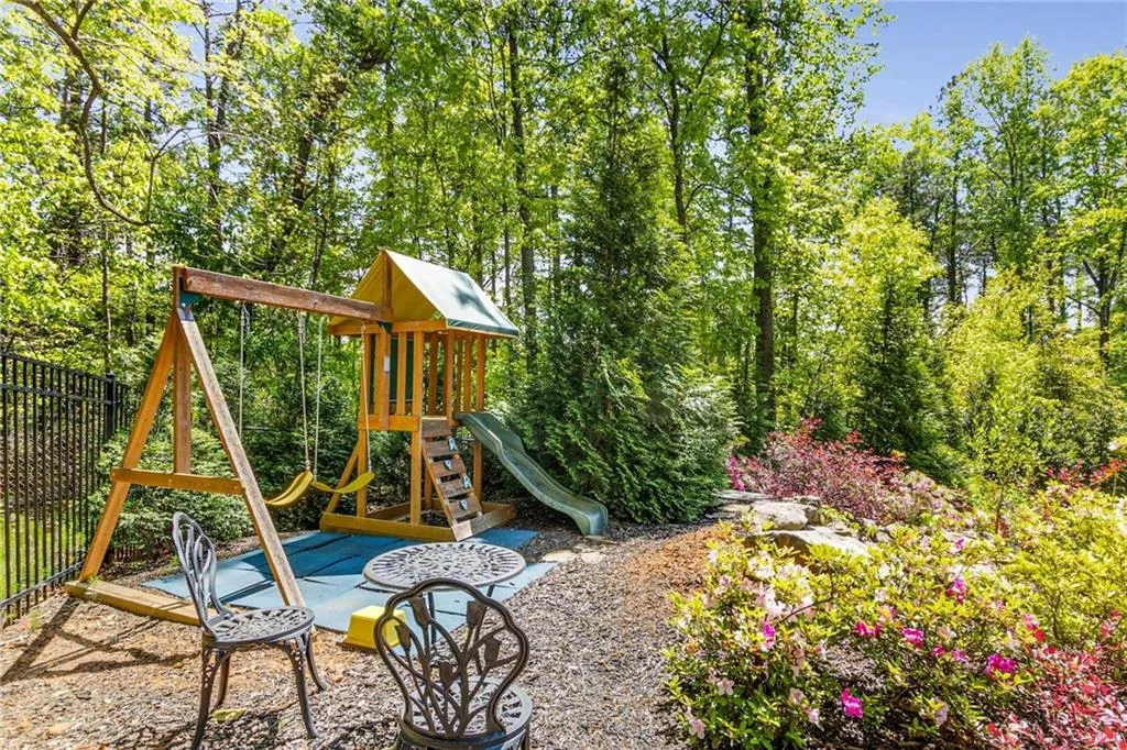 5780 Heards Forest Drive, Atlanta, Georgia 30328, 6 Bedrooms Bedrooms, ,5 BathroomsBathrooms,Residential,Sold,5780 Heards Forest Drive,7554342