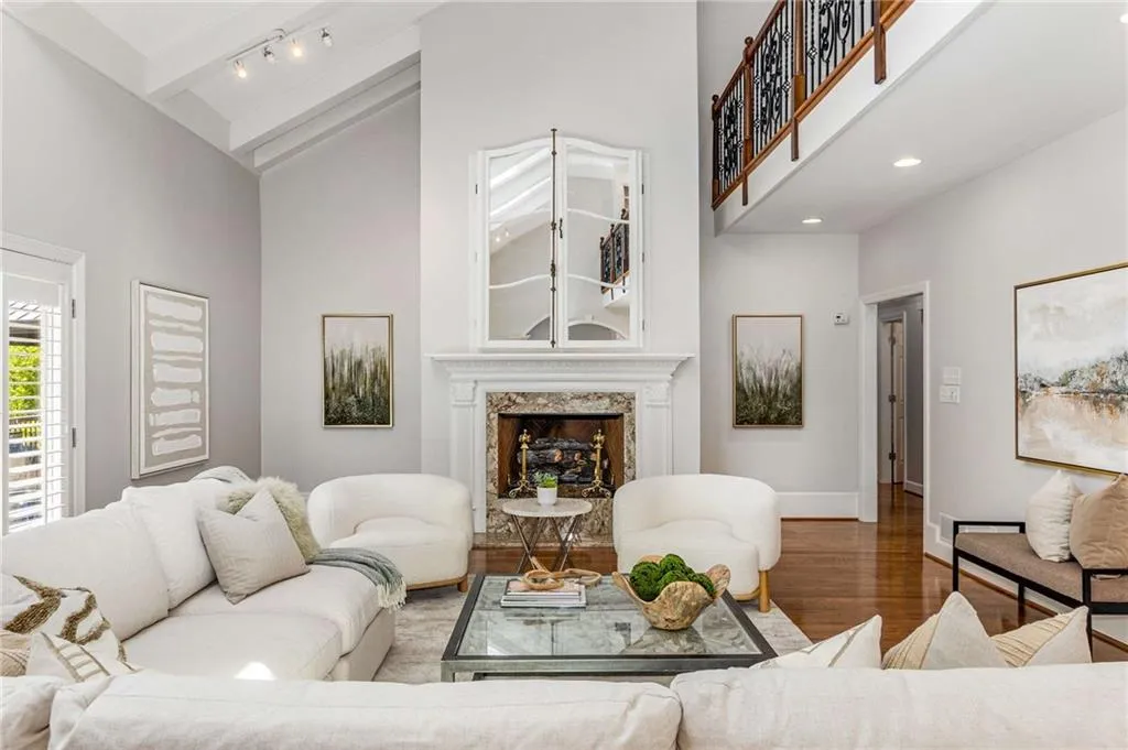 5780 Heards Forest Drive, Atlanta, Georgia 30328, 6 Bedrooms Bedrooms, ,5 BathroomsBathrooms,Residential,Sold,5780 Heards Forest Drive,7554342