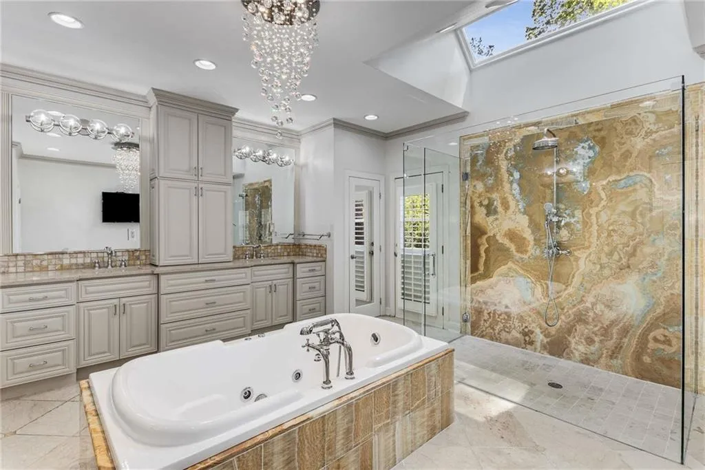 5780 Heards Forest Drive, Atlanta, Georgia 30328, 6 Bedrooms Bedrooms, ,5 BathroomsBathrooms,Residential,Sold,5780 Heards Forest Drive,7554342